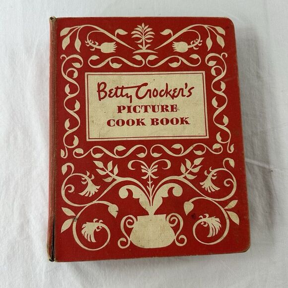 Vintage BETTY CROCKERS PICTURE COOKBOOK 1ST EDITION 5 RING BINDER ORIGINAL Hard